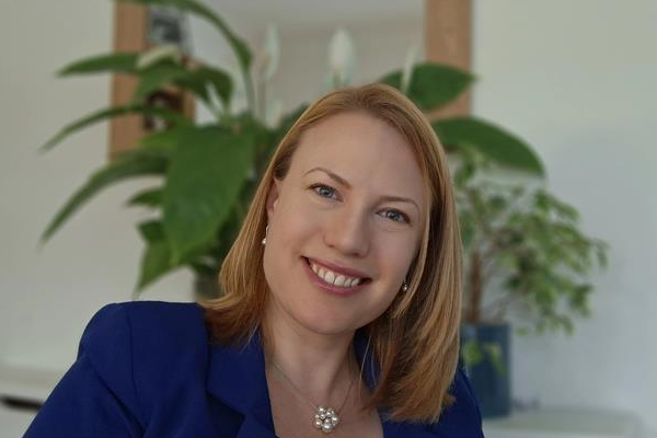 Prof. Naomi Winstone